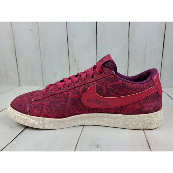 Nike Blazer Low Fuchsia Pink Snake Print Women's Size 7 Sample Sneaker Shoes - Picture 3 of 11